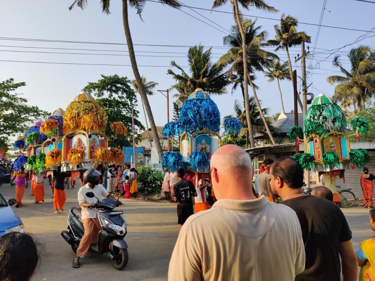 Sajeev Home Stay Cherai Beach Exterior photo