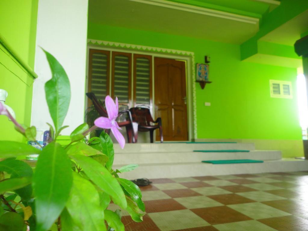 Sajeev Home Stay Cherai Beach Exterior photo