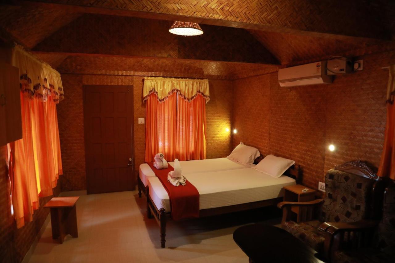 Sajeev Home Stay Cherai Beach Exterior photo