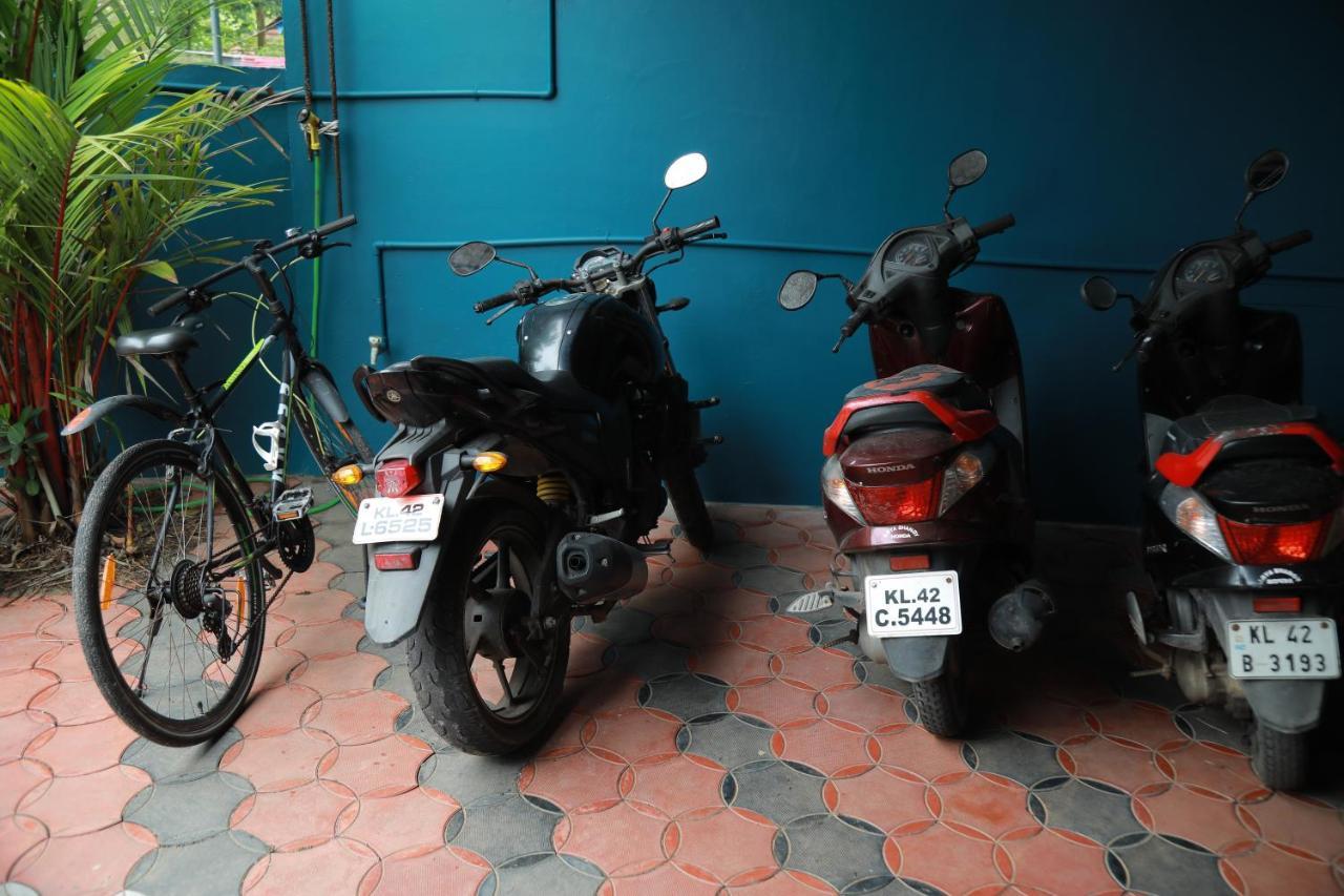 Sajeev Home Stay Cherai Beach Exterior photo