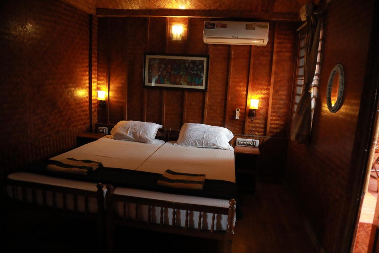 Sajeev Home Stay Cherai Beach Exterior photo