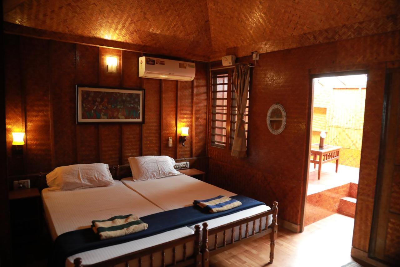 Sajeev Home Stay Cherai Beach Exterior photo